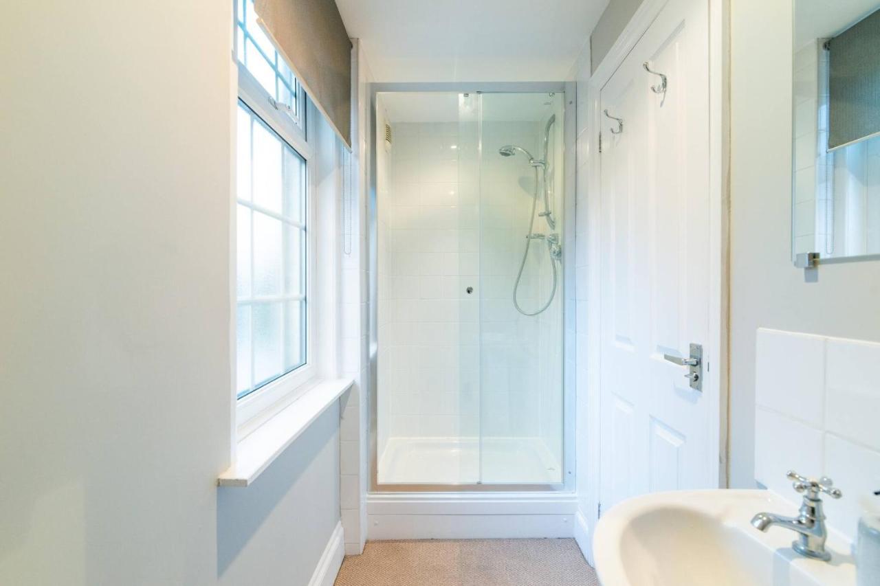 Modern Living 2 Bedroom Apartment South ウィルムスロウ エクステリア 写真