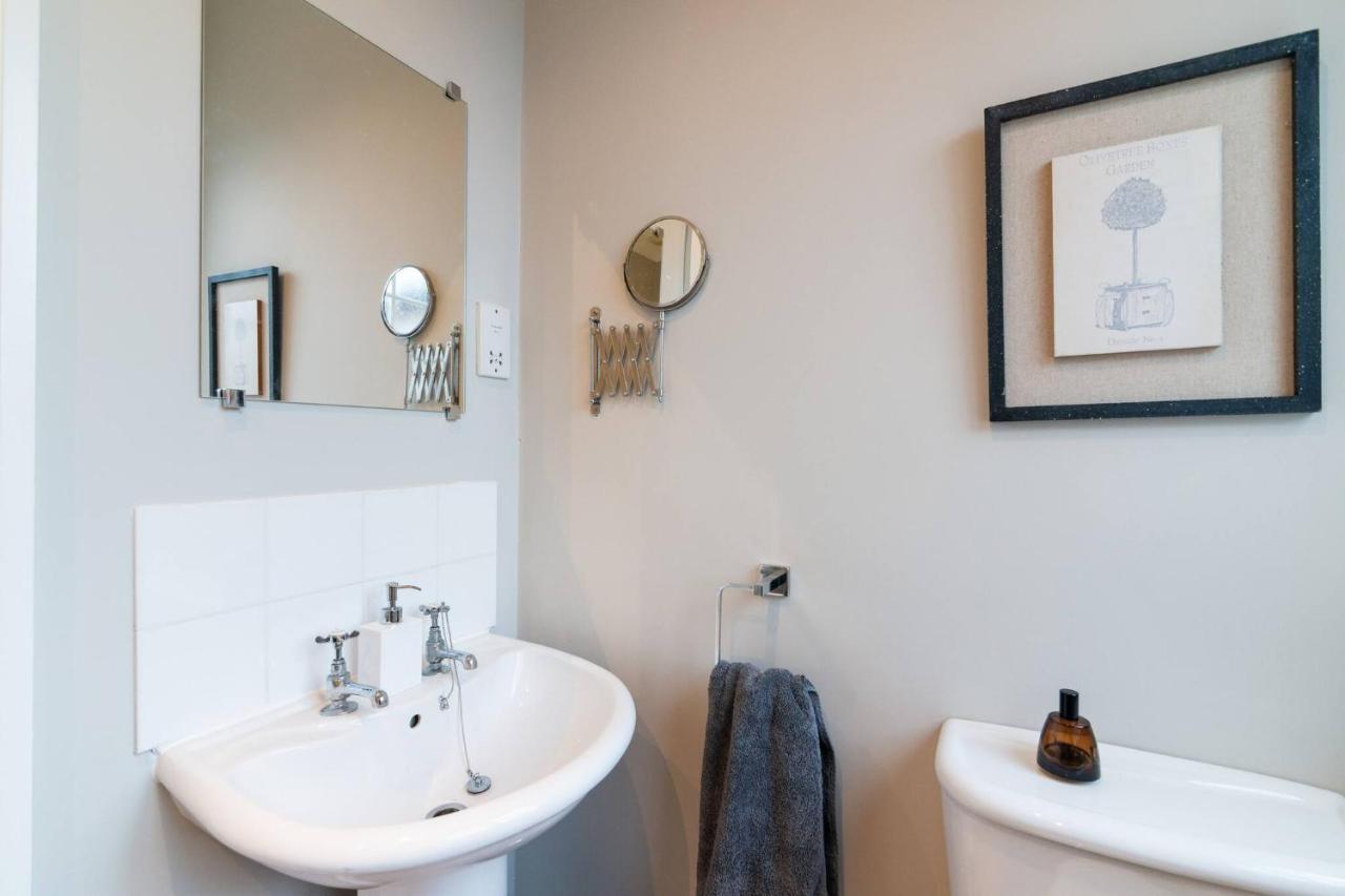 Modern Living 2 Bedroom Apartment South ウィルムスロウ エクステリア 写真